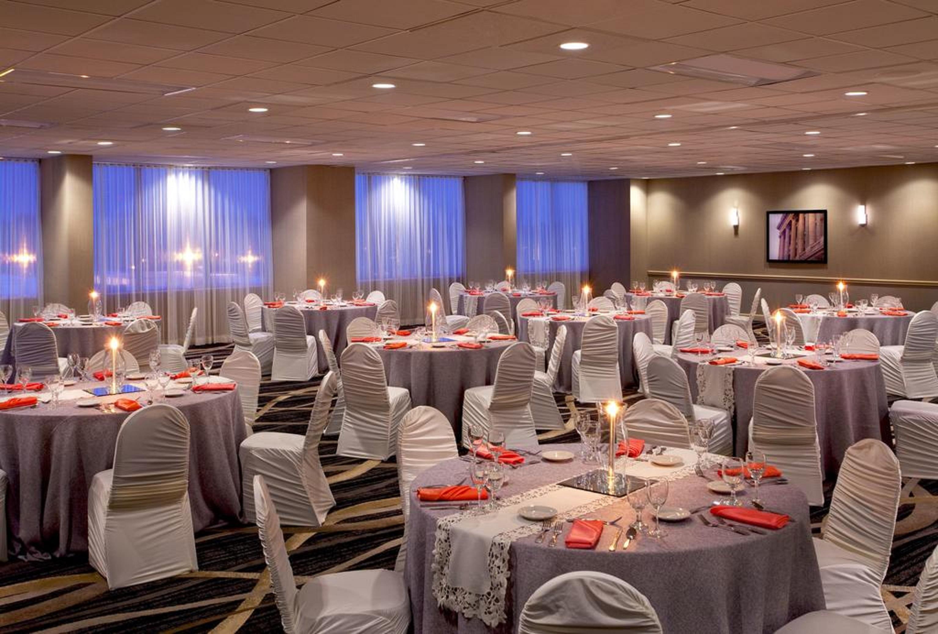 Four Points By Sheraton Cleveland Airport Business photo