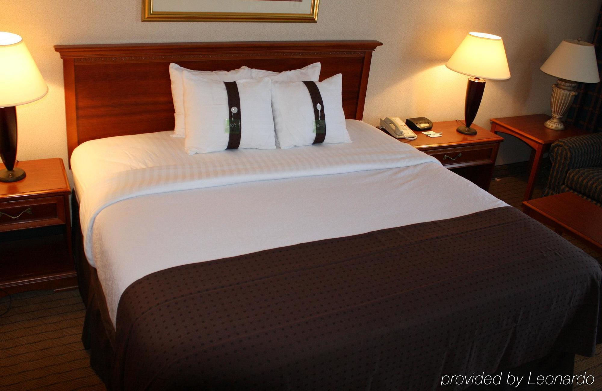 Four Points By Sheraton Cleveland Airport Exterior photo