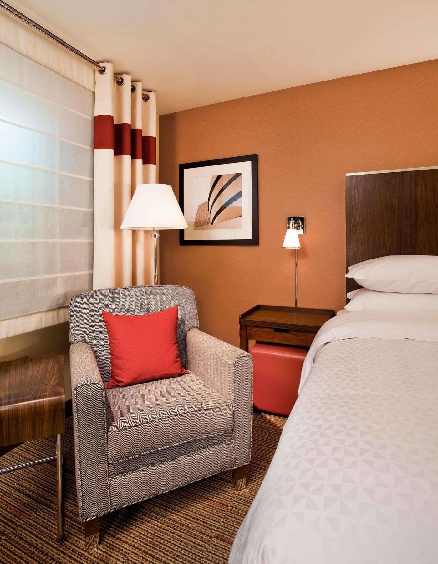 Four Points By Sheraton Cleveland Airport Exterior photo