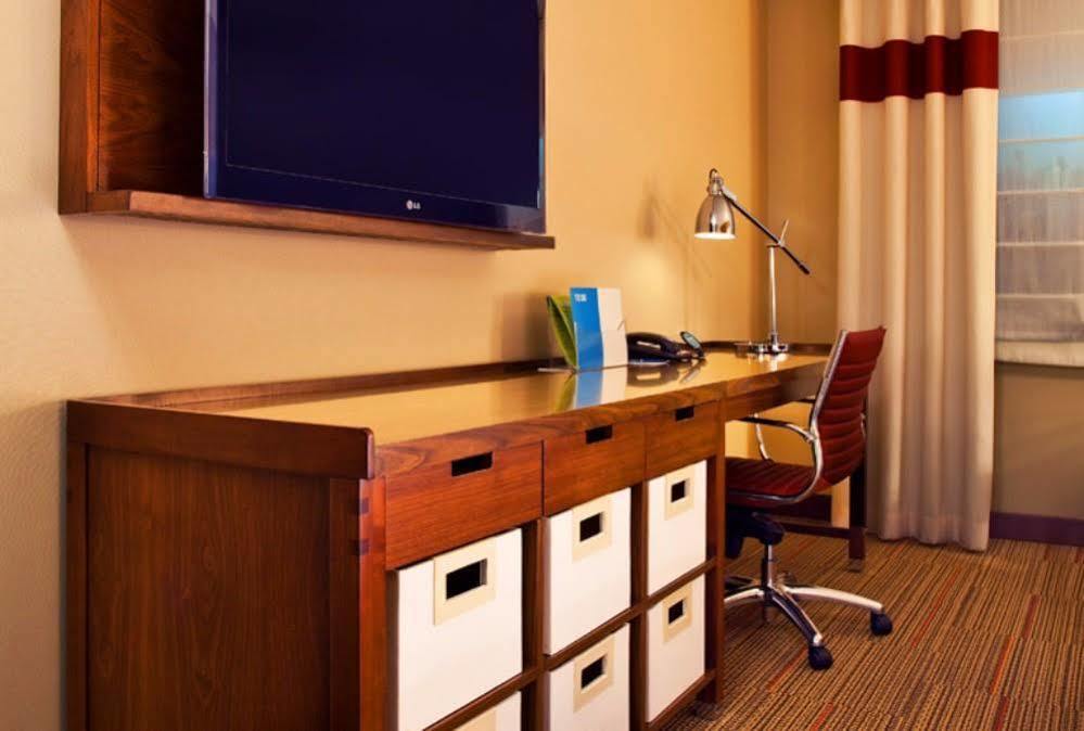 Four Points By Sheraton Cleveland Airport Exterior photo